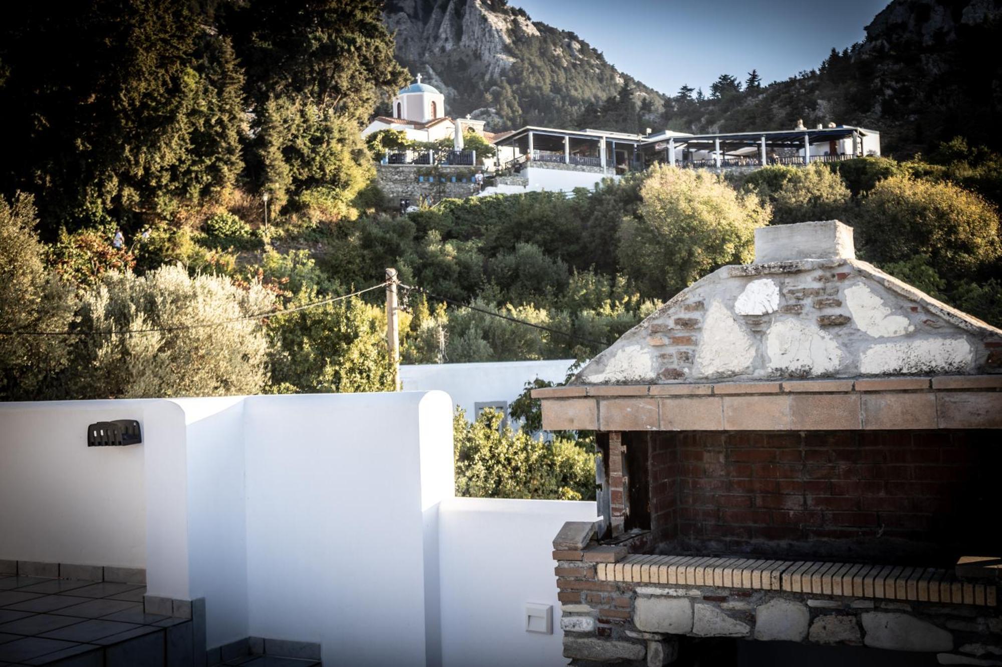 Giannis & Maria Sunset House *