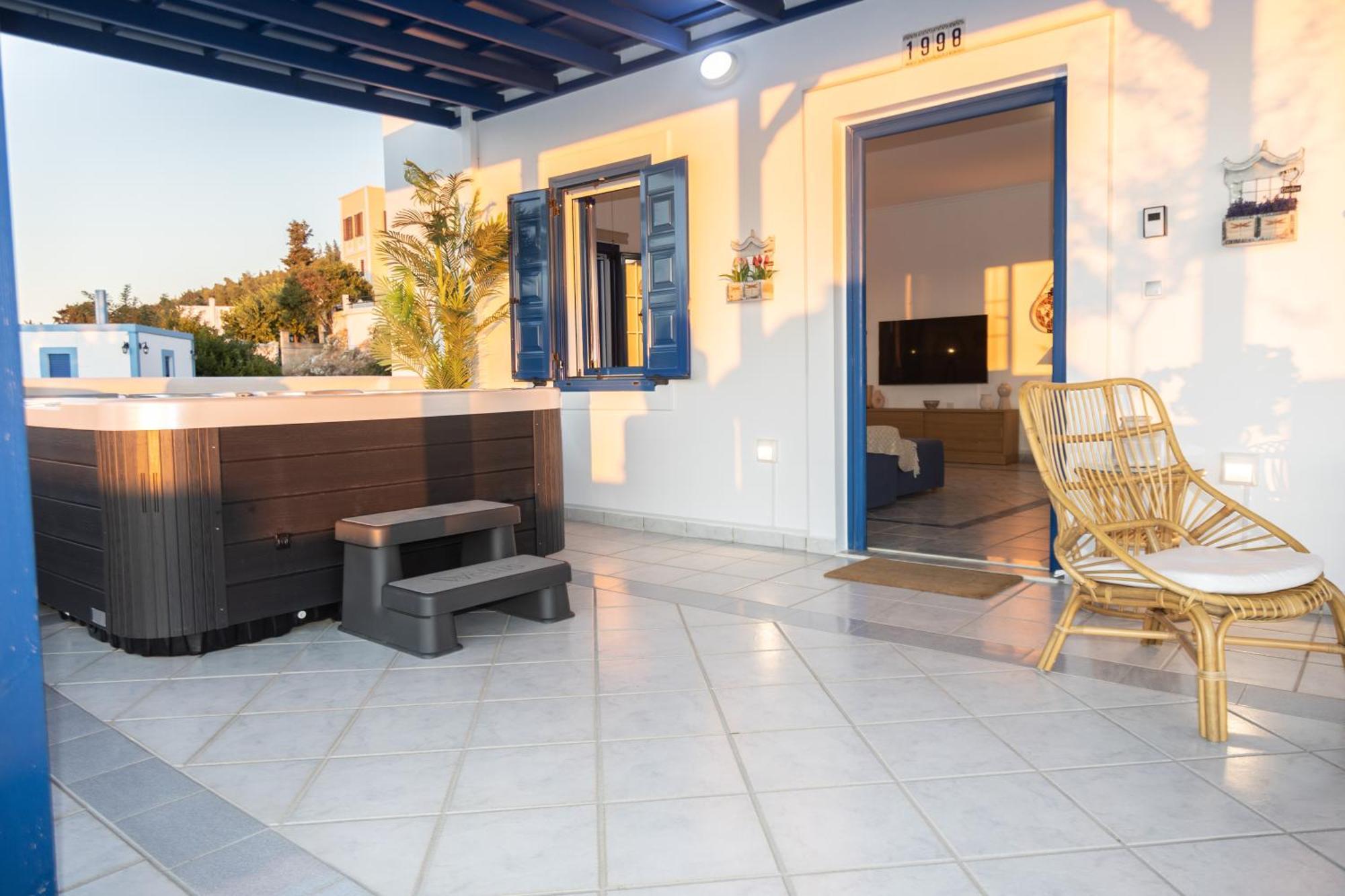 Giannis & Maria Sunset House *